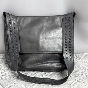 Park Ave. International vintage Grey/pewter Leather messenger Bag. Clean